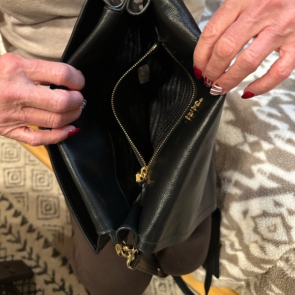 PRADA LEATHER PURSE WITH PROOF OF AUTHENTICITY - Picture 12 of 13